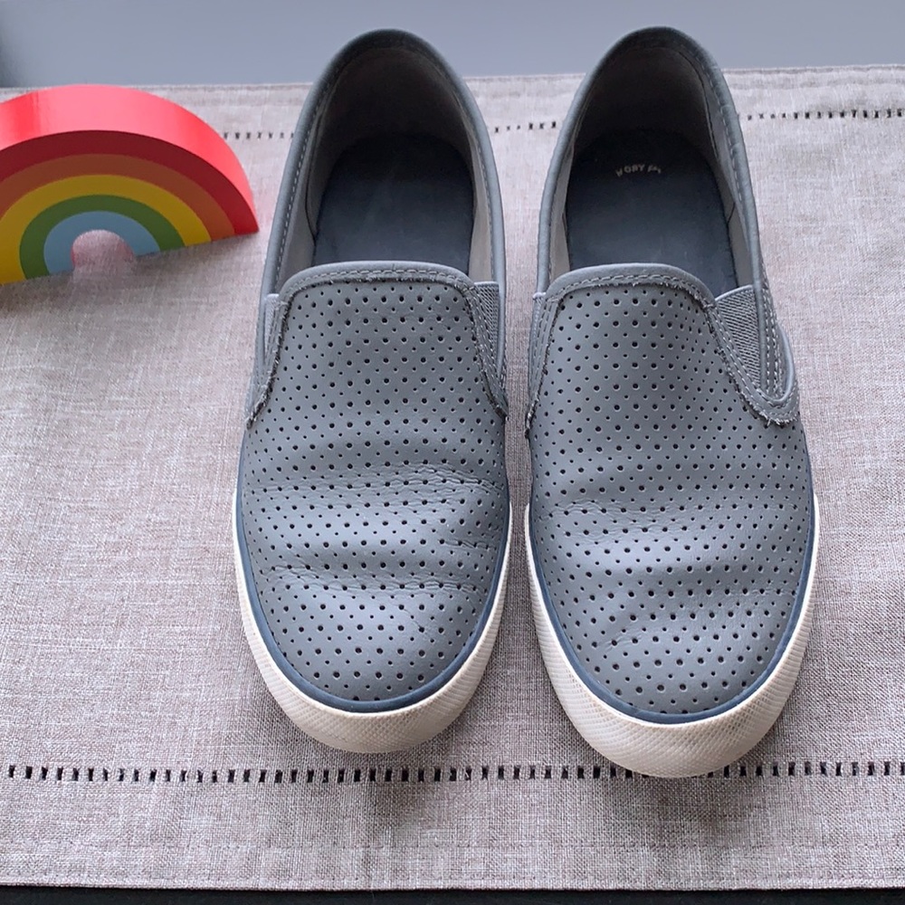 Women’s Sperry Perf Slip on Sneakers Sz 9